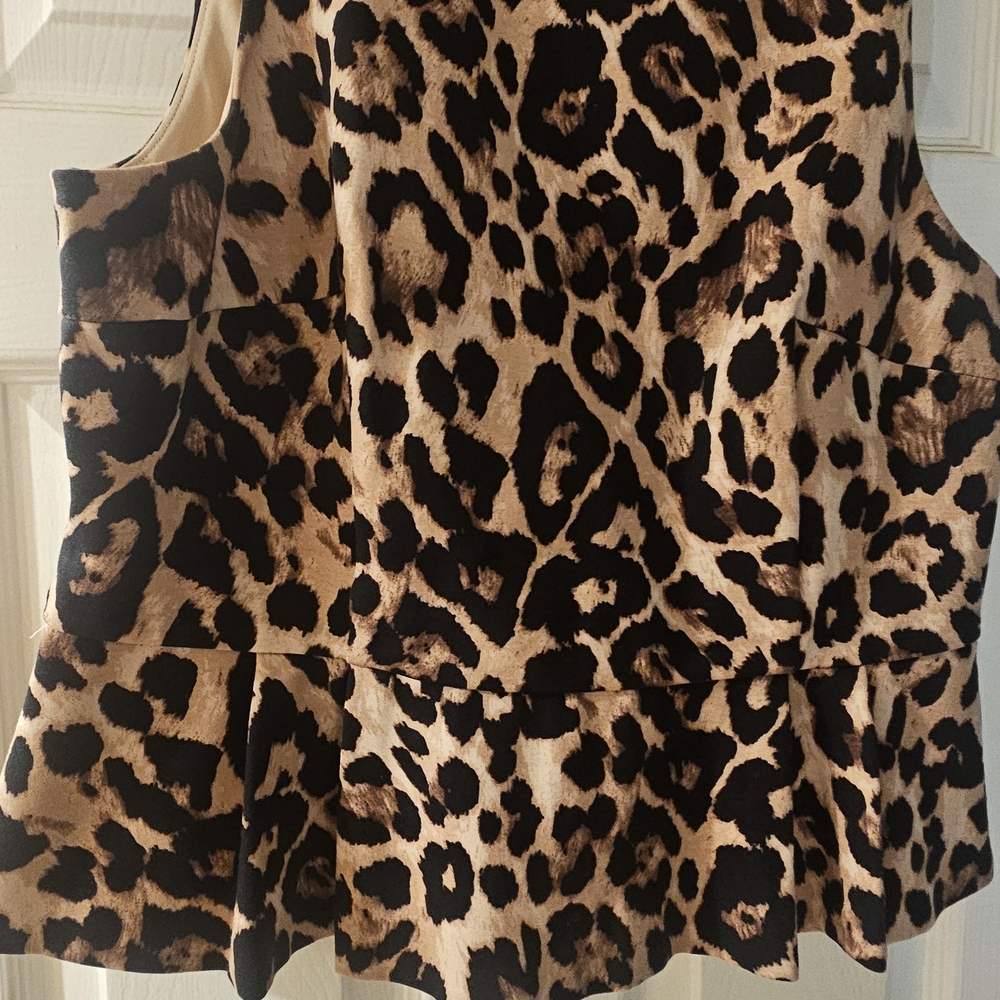 Leopard Print Sleeveless Top